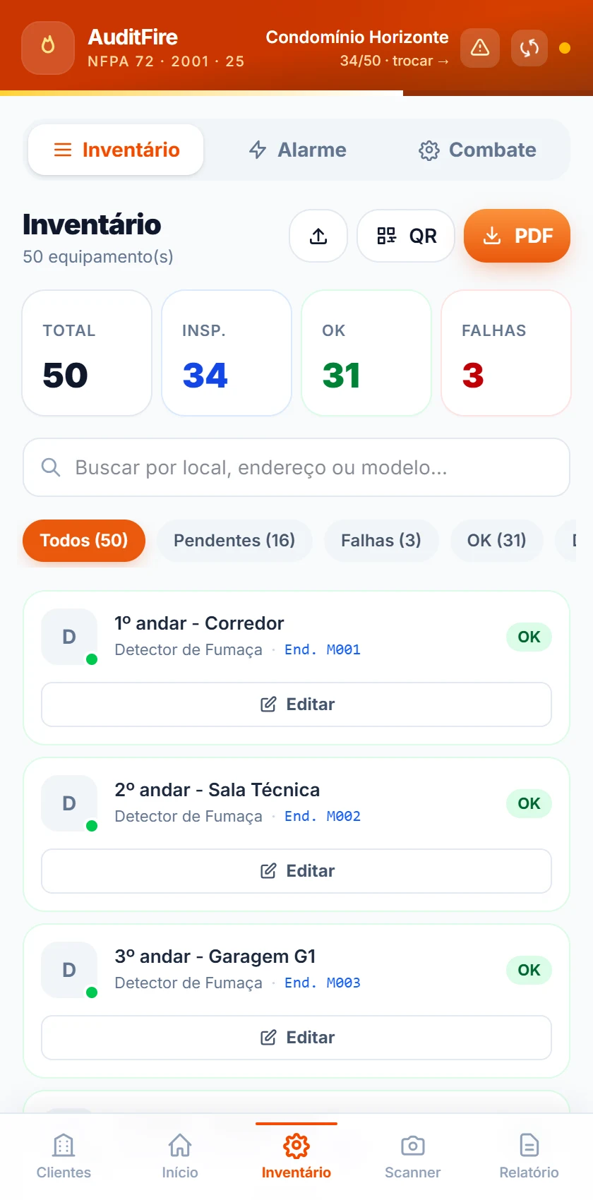 Inventário do AuditFire no celular: 50 equipamentos, 34 inspecionados, filtros por status e a lista com endereço de cada detector.